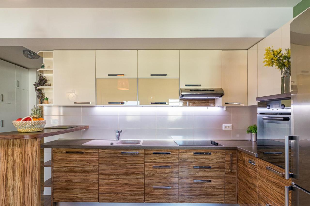Lovely Istrian Apartment With A Private Swimming Pool And A Charming Garden Banjole Bagian luar foto
