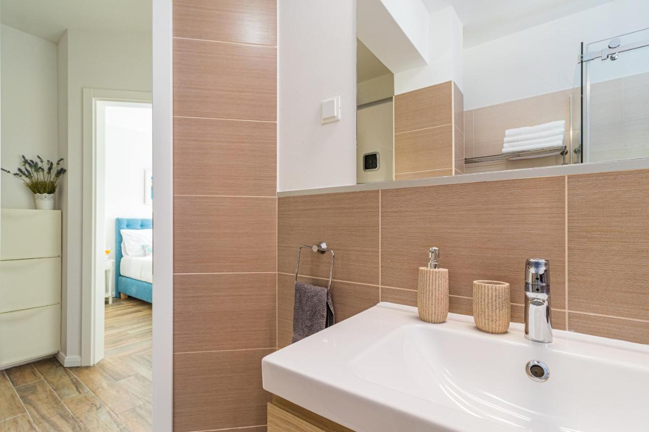 Lovely Istrian Apartment With A Private Swimming Pool And A Charming Garden Banjole Bagian luar foto